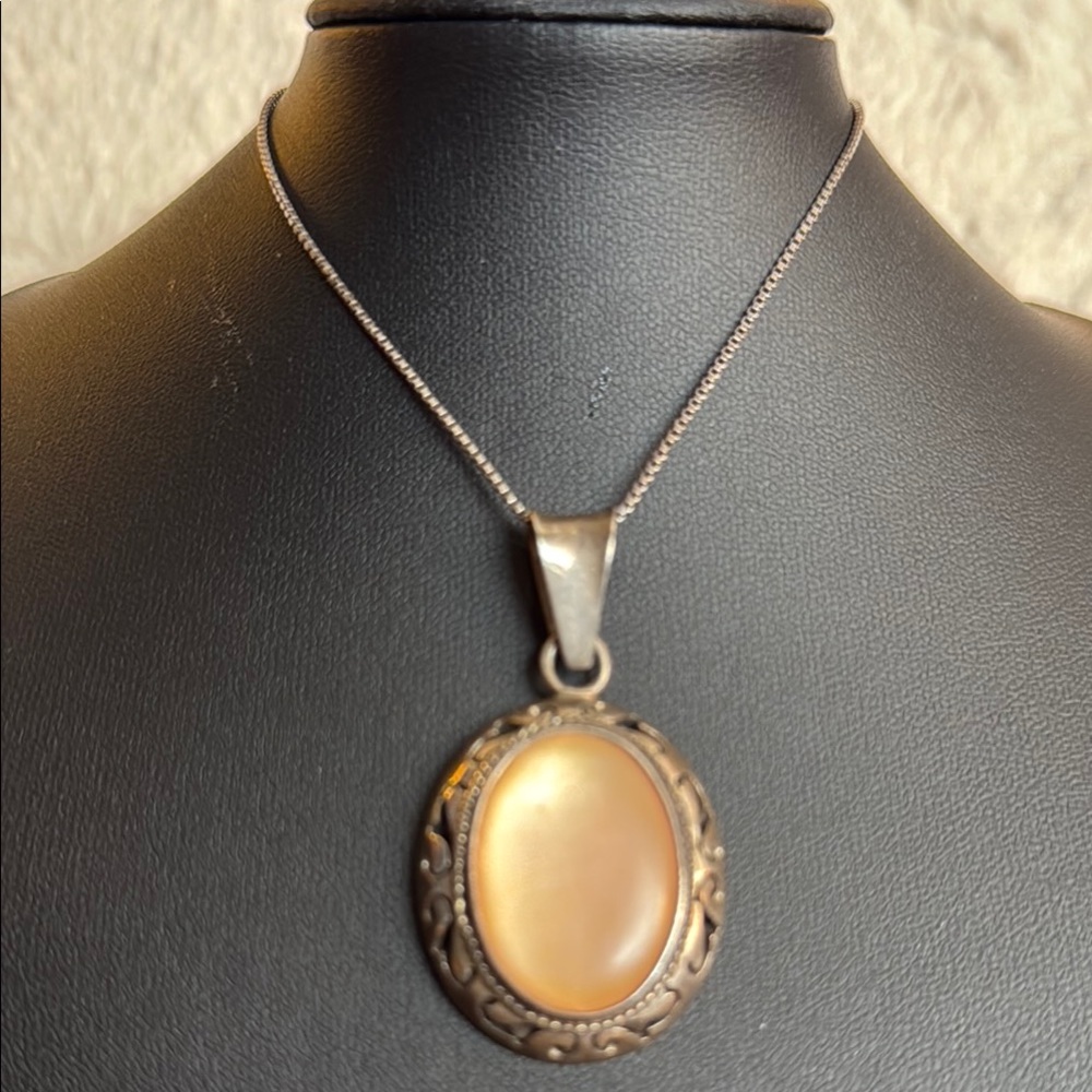 Sterling Silver Pendant on 19” sterling chain - Picture 2 of 7
